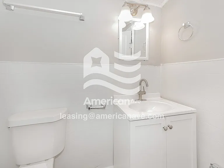 1392475_014_wm_-_bathroom_13004383.jpg