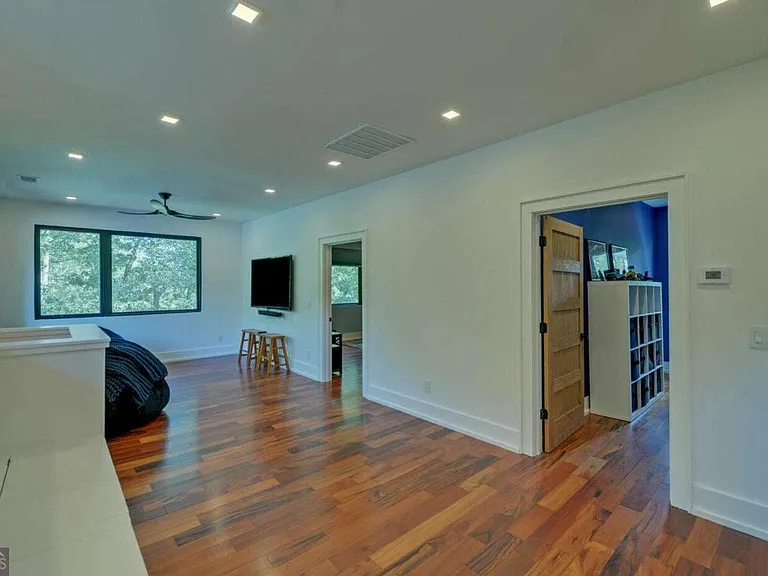 675 Freedom Heights Dr — Photo 25