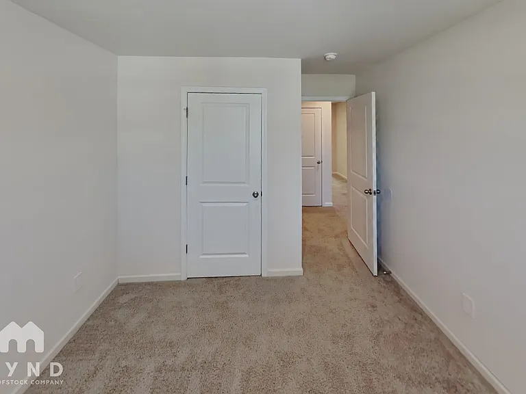 2140 Redstone Dr — Photo 10