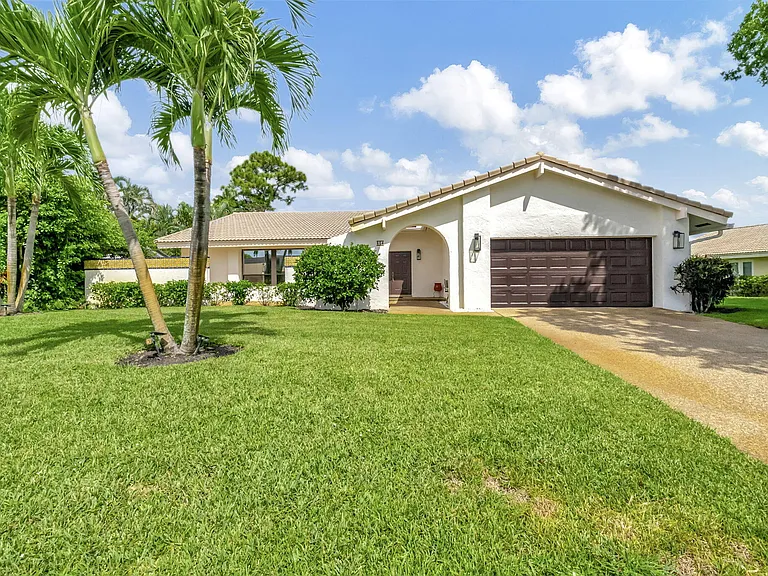 804 Foxpointe Cir — Photo 2