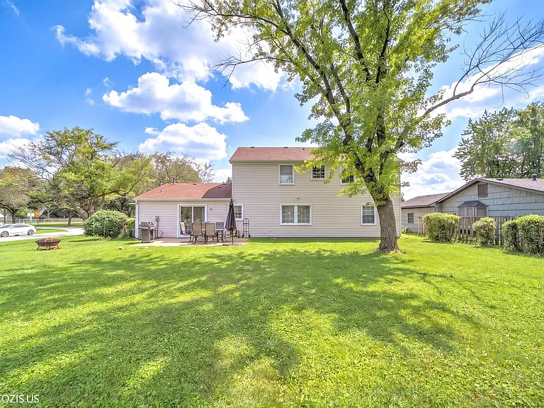 1111 Plum Grove Cir — Photo 34