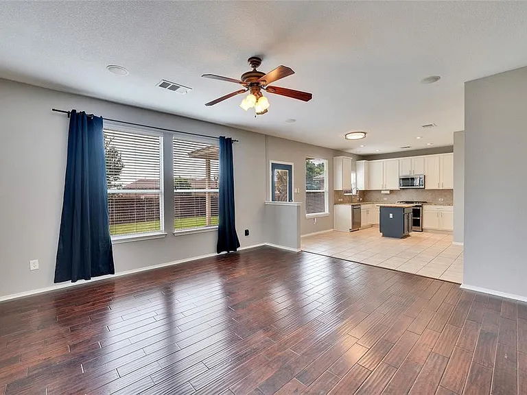 11129 Persimmon Gap Dr — Photo 13