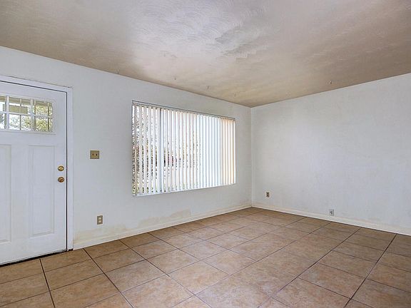 2nd image of 8416 W Glenrosa Ave
