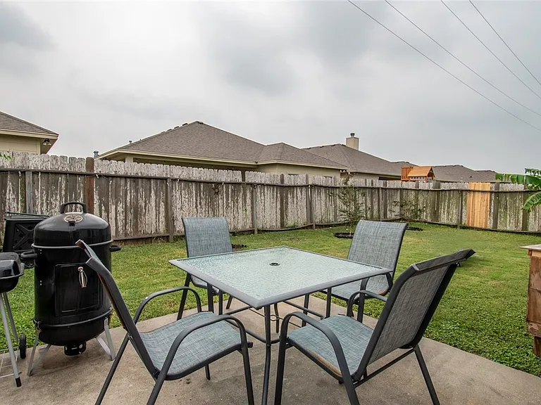 3810 Los Arroyos Dr — Photo 6
