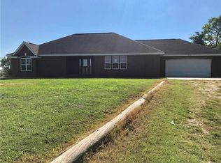219 S Pine St, Altus, AR 72821