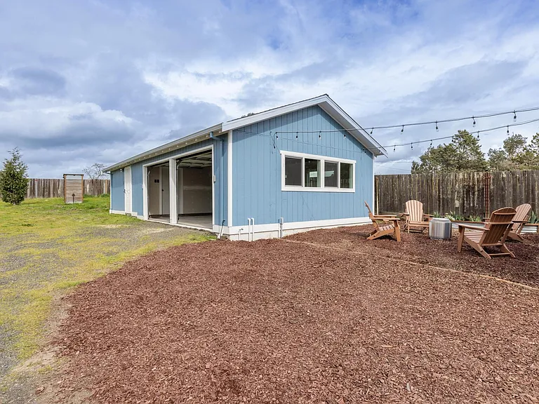 Magnolia Ave — Photo 26