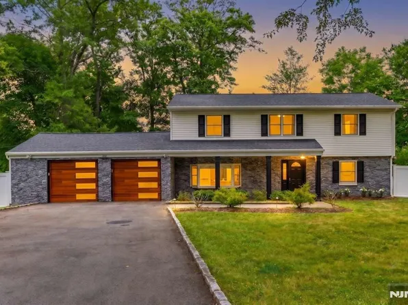 800 Winding Way Riv, Westwood, NJ 07675