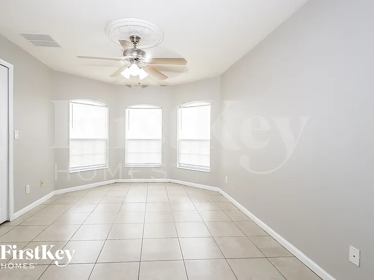 662 SW Sandbar Ter — Photo 9