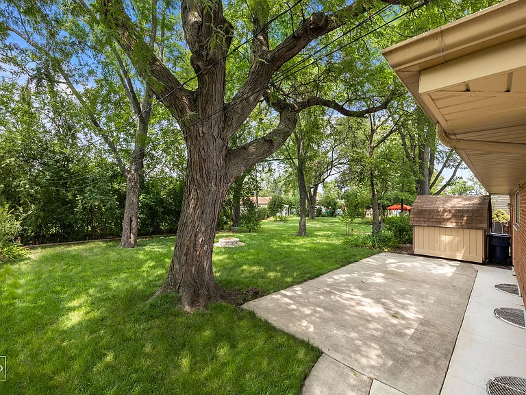 413 E Atwater Ave — Photo 44