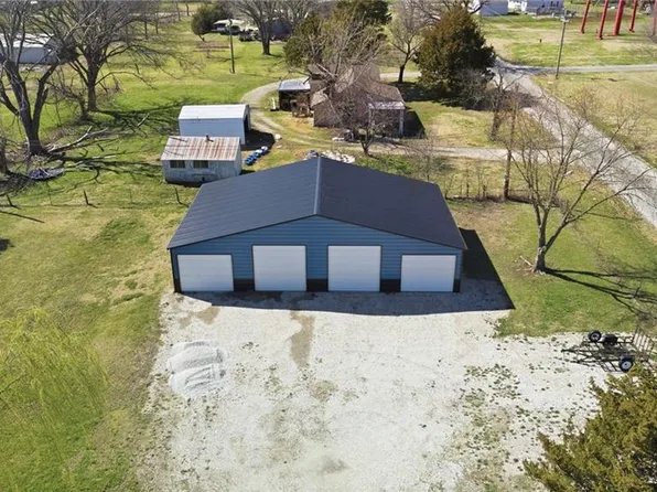 324 N Osborne St, Iola, KS 66749