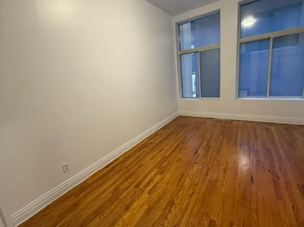 21 Maiden Lane image 1 of 17