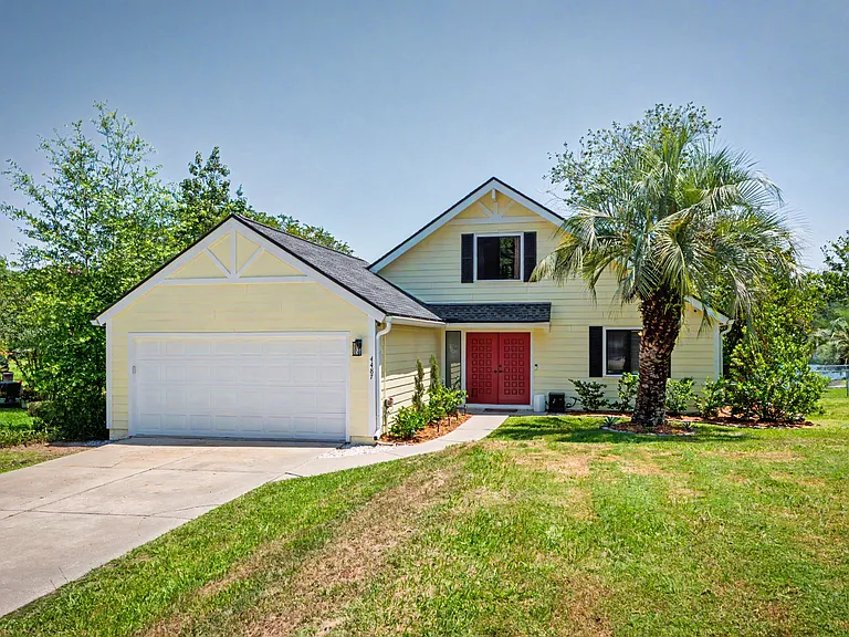 4487 Carolyn Cove Ln S — Photo 2