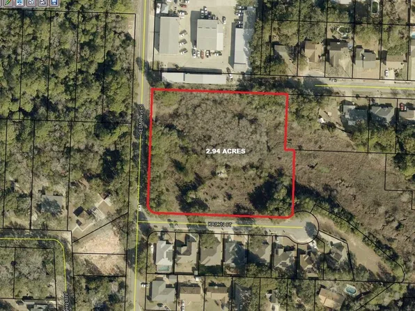 940 Cedar Ave S, Niceville, FL 32578