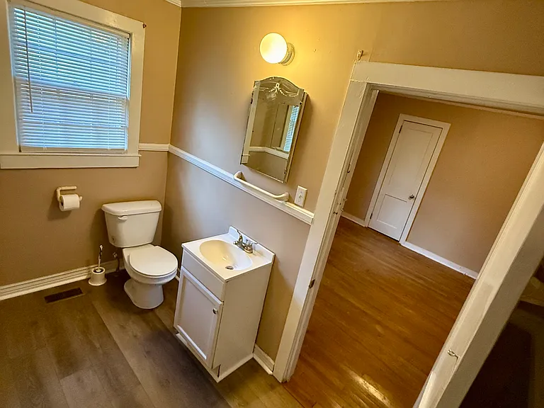 340 N Elbert St — Photo 4