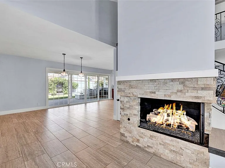 14781 Canterbury Ave — Photo 9