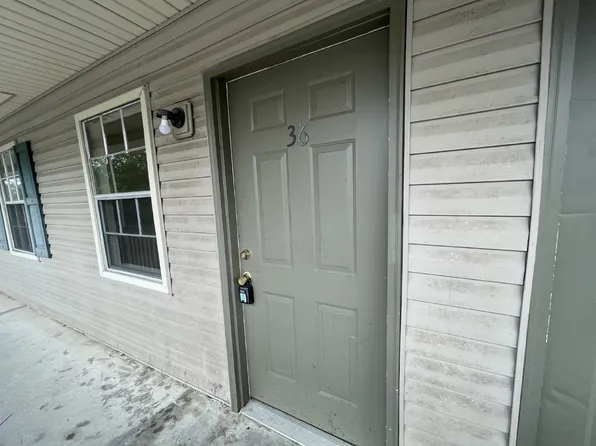 215 Darsey Rd, Hinesville, GA