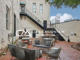 Palmetto Lofts | Downtown Spartanburg Living Historic Charm. Modern Living. Downtown Convenience.