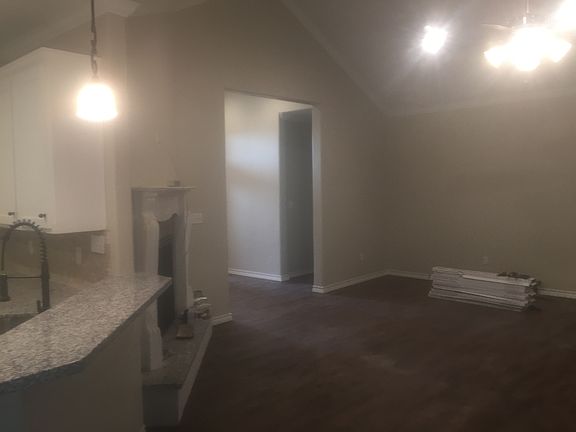 5th image of 105 Bowie Ln