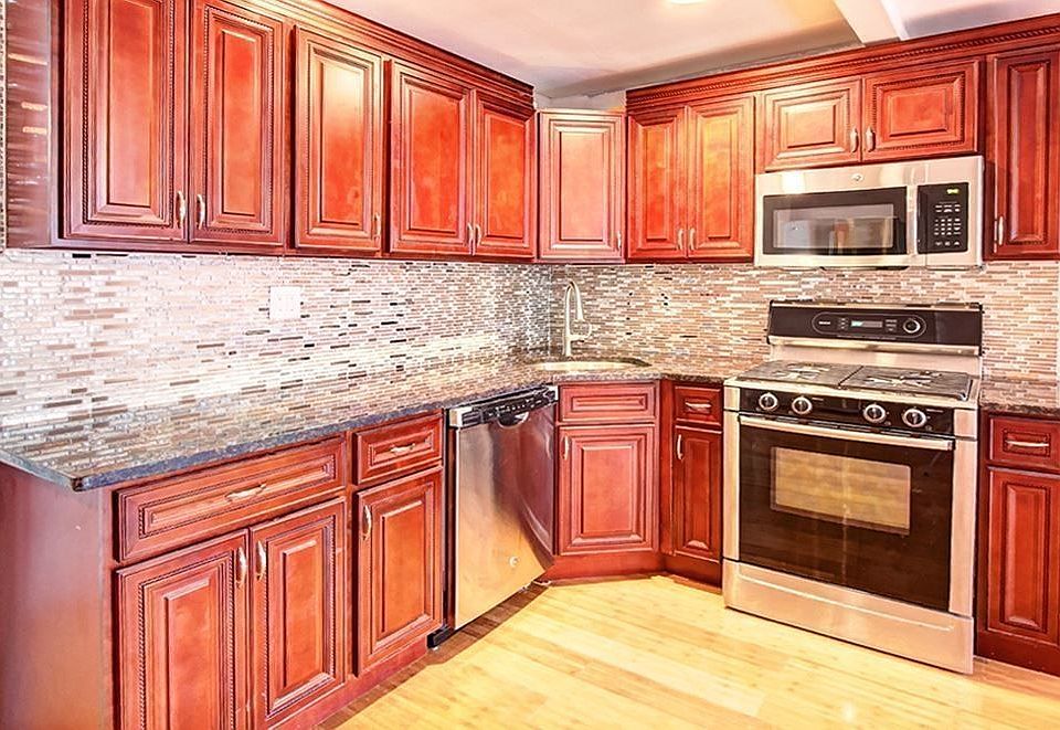 1st image of 2058A Pacific St #1