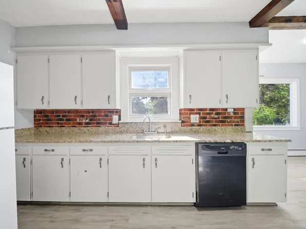 7 Wilson Ave, Dedham, MA 02026