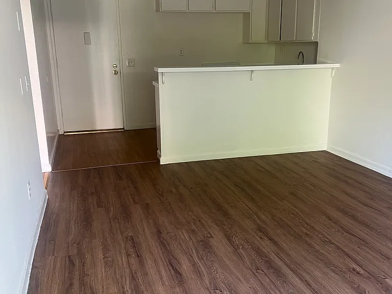 Lennox Lanai Apartments — Photo 28