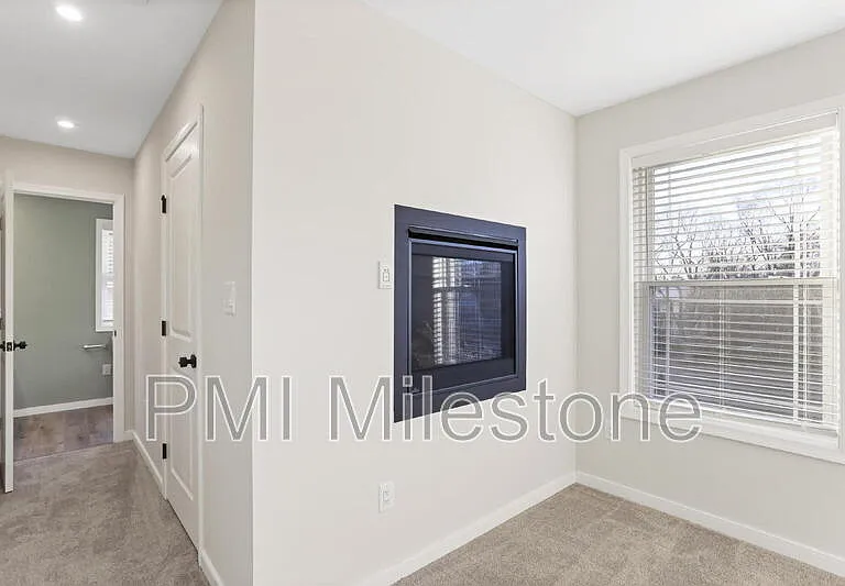 530 N 3rd St #A — Photo 20