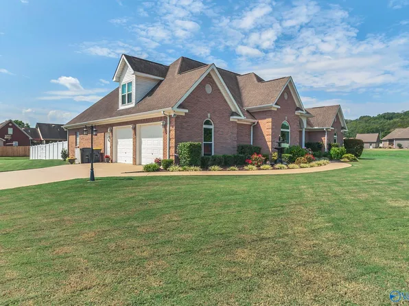 231 Braxton Ct, Decatur, AL 35603