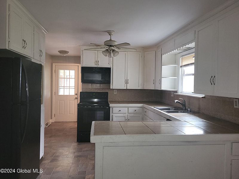 3rd image of 40 James Street