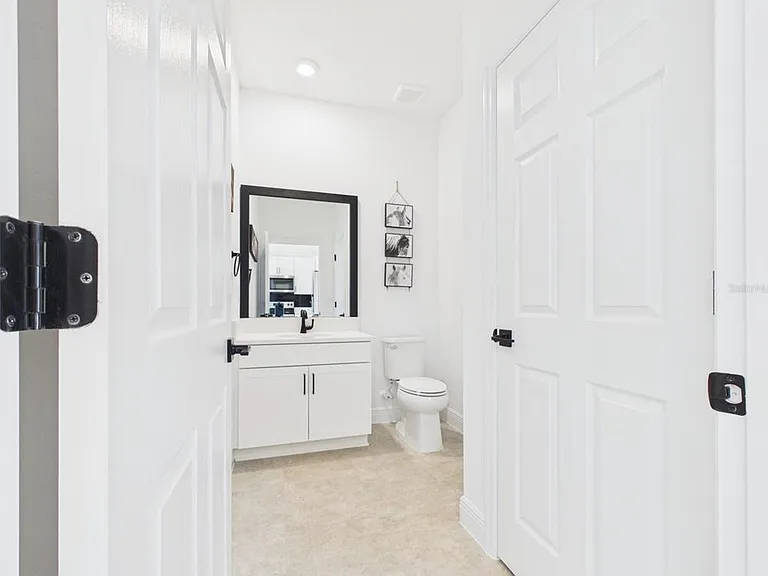 5611 SW 72nd Ct — Photo 11