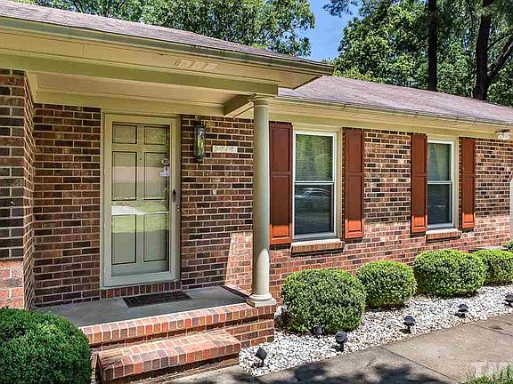 3rd image of 2414 Hillford Dr