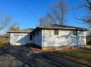 69 Campus Dr, Rochester, NY 14623