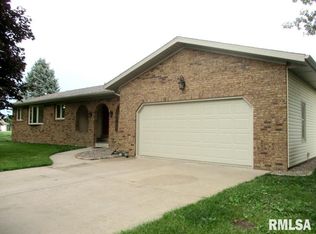 8328 102nd Ave W, Taylor Ridge, IL 61284