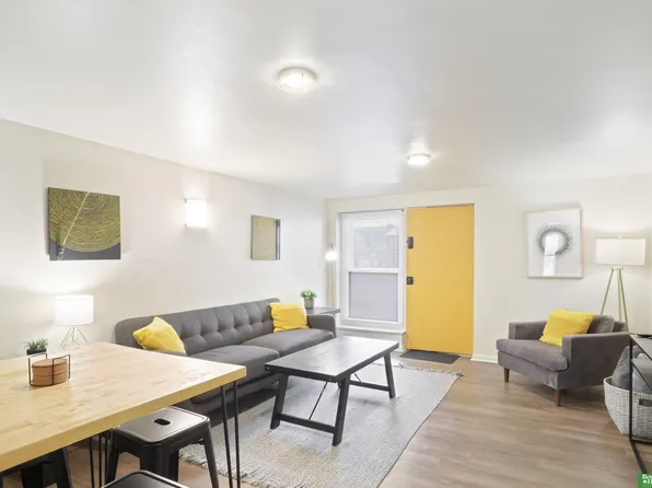 120 S 38th Ave APT 24, Omaha, NE 68131