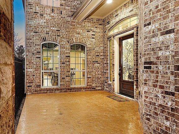 4th image of 62 N Beech Springs Cir