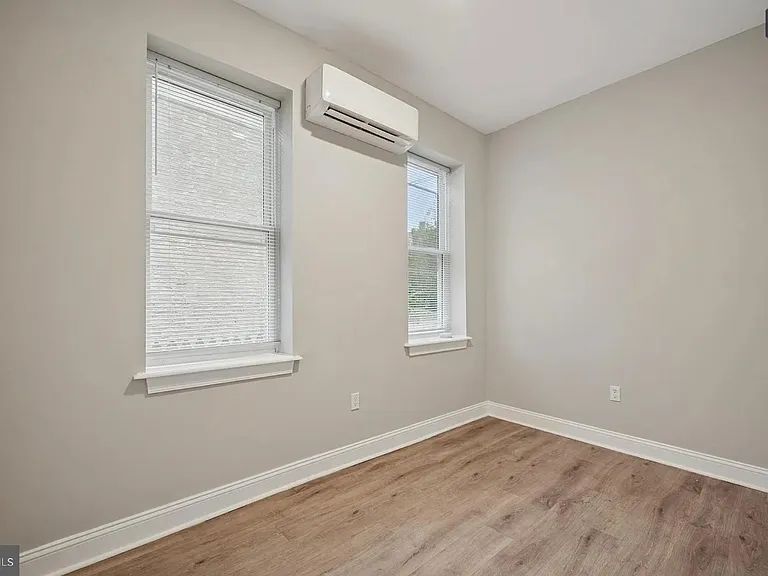 1236 W Airdrie St #B — Photo 11