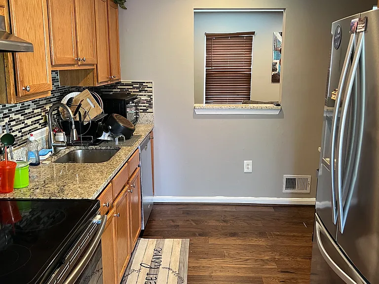 6724 Darkwood Ct — Photo 3