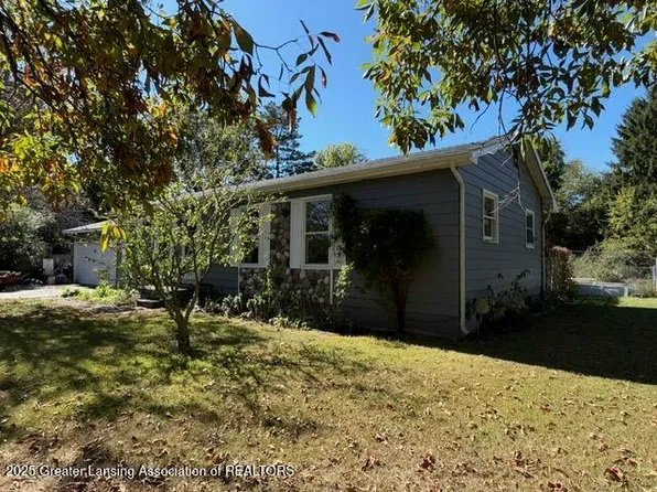 554 Ramsey Ln, Pleasant Lake, MI 49272