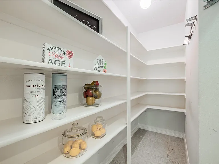 5706 Cielio Bay Ct — Photo 19