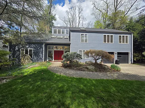 33 Cedar Ln Photo 1