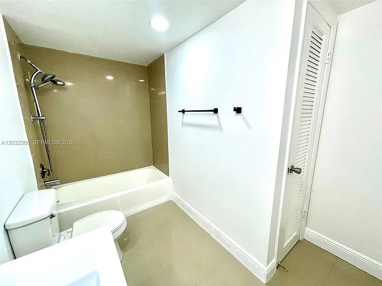 19390 Collins Ave #316 — Photo 14