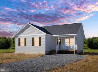 218 Latane Dr, Colonial Beach, VA 22443