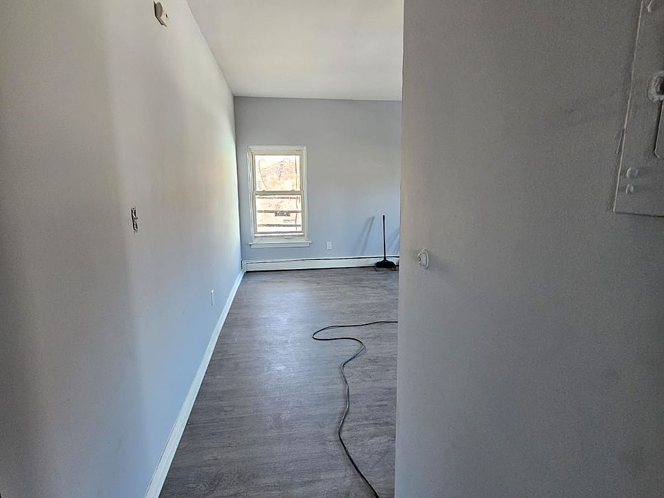 2nd image of 253 Sanford St APT 1