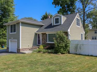 121 Lake Rd, Valley Cottage, NY 10989