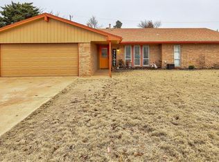 5929 NW 71st St, Warr Acres, OK 73132