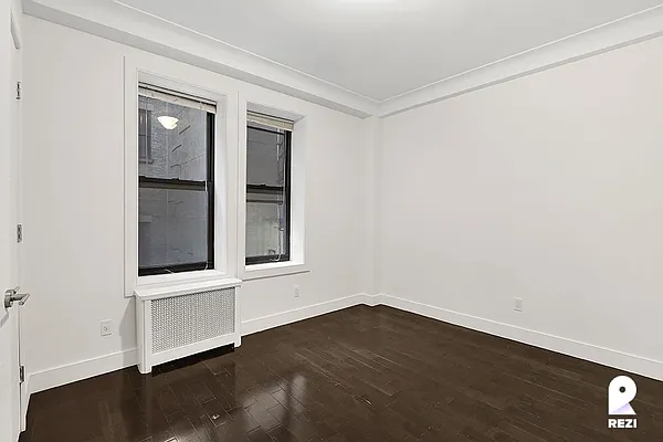 Rented by REZI | media 27