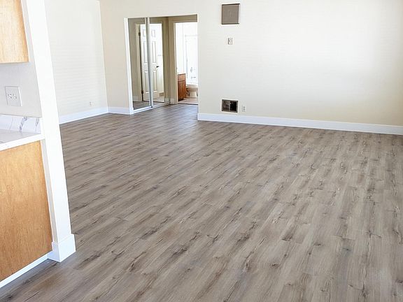 4th image of 646 Baden Ave #7