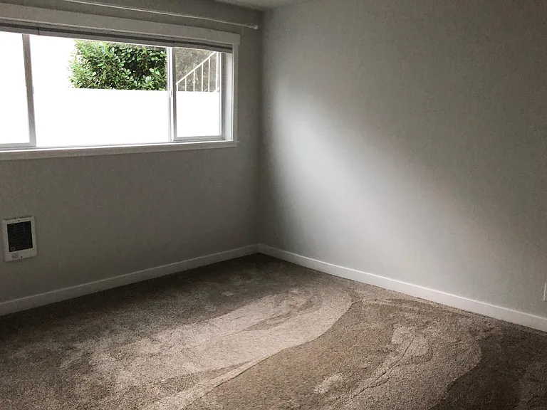 Bedroom (unfurnished)
