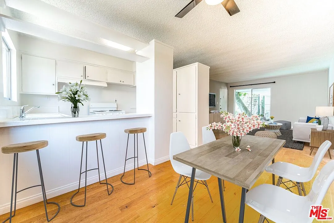 2 bed, 1.0 bath, 850 sqft, $2,850 — Photo 1