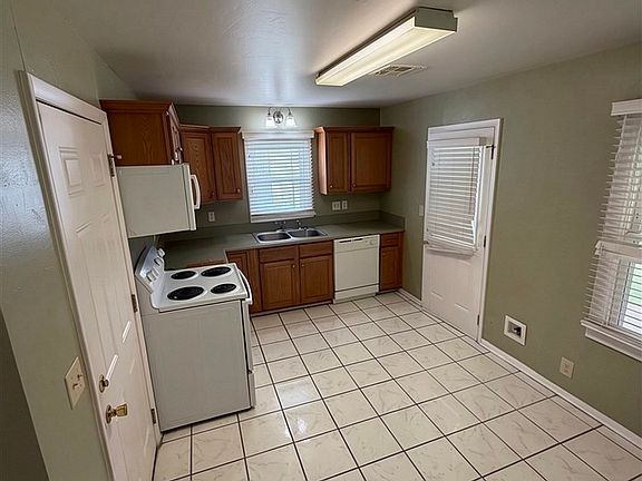 2nd image of 417 W Emporia Ave