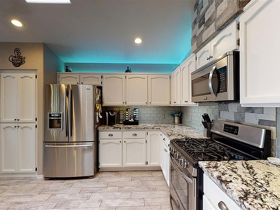 4th image of 10535 E 39th Pl